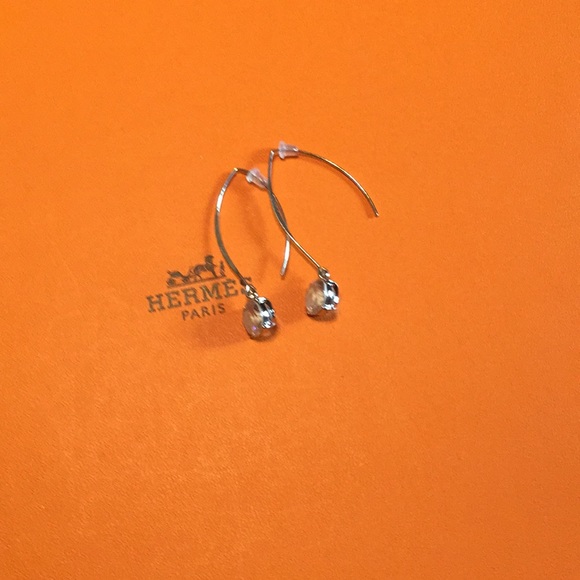 New Cubic Zirconia earrings - Picture 1 of 2